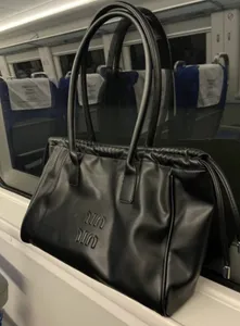 새로운 개인화 된 드로링 어깨 토트 가방 대용량 컴퓨터 통근자 손을 잡는 가방 가방 패션