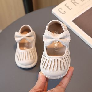 Erste Wanderer Baby Girls Wanderschuhe ausgehöhlt