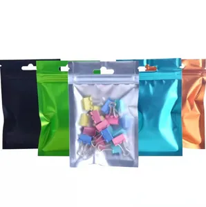 Borsa con chiusura a zip per imballaggi traslucidi e colorati all'ingrosso con foro per gancio in plastica mylar trasparente sulle borse a colori anteriori di varie dimensioni