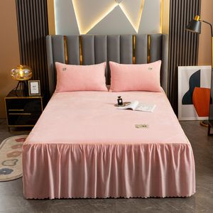 Saia de cama de inverno Cristal de veludo de cama de cama de cama de cama de travesseiro conjunto de roupas de cama macio para cama cor rosa de cor rosa Saias de cama de banda 230314