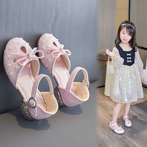 Flat Shoes S 'Sandaler Korean version av modellen Summer Children and Bows Princess Fashion Trend Little Girl Crystal Shoes P230314