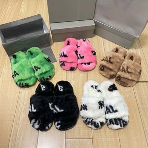 Slipper Designer Womens Sandals Luxury Muller Shoes Faux Fur Half Square Toe Color Tie Sole And Insole Fashion Versatile Piece