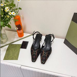 Seksowne sandały z gazy ozdoba ze strasu Calico kobiety ubierają buty luksusowi projektanci mała kwadratowa główka kotek obcas pasek z tyłu podeszwa sandał 35-40