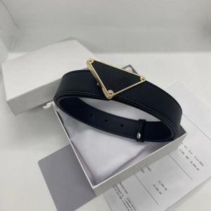 Herrbälte dambälten designer lyxig ceinture svart slät spänne alla hjärtans jul present mode läder midjeband kvinna designer bälten för herr bälte