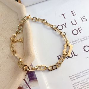 Premium lyxiga smycken halsband designer kvinnors hänge halsband mode urban stil lång kedja 18k guld delikat elegant utvalda par tillbehör gåva
