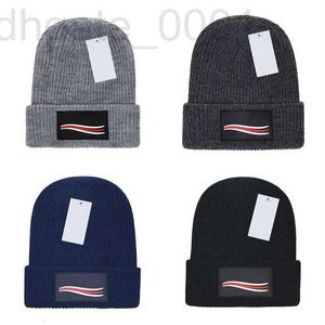 Beanie/Skull Caps Designer Fashion Chapeus BB randig Outdorr Sports Wave Beanie Winter Sticked Hats Män kvinnors motorhuven tjockare Beanies Raccoon Pompoms Ke332S 06is