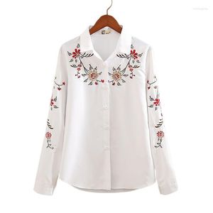 女性用ブラウス秋の白と縞模様の刺繍された女性カジュアルシャツの花のパターン長袖スクエアカラー女性女性トップス
