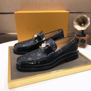 Högkvalitativa klassiska män klädskor loafers andningsbara mäns casual skor platt skor bröllop designer kör läder oxford sko