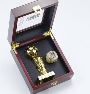 56 Stück 1967 bis 2023 Basketball-Mannschaftsmeister Meisterschaftsring-Trophäe mit Holz-Display-Box-Set Sport-Souvenir Männer Frauen Fan Geburtstagsgeschenk 2022 2024 Hip-Hop-Schmuck