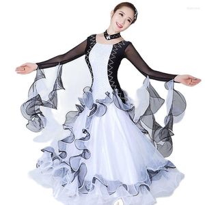 Scen Wear vuxen svartvit färg Rhinestone Plus Size Standard Ballroom Dancing Dress Women's Modern Dance Performance MQ252