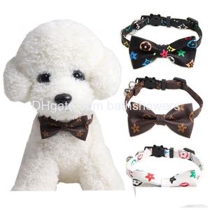 Katzenhalsbänder führen Abtrünniges Halsband mit Fliege und Glocke Klassisches altes Blumenmuster Designer-Hund verstellbar 711 Zoll für Kätzchen Dh0Ro