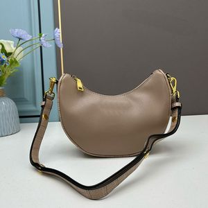 Crescent Bag Half Moon Crossbody Handväska axelväskor Krokodilmönster dragkedja stängning Kvinnor Koppling Handbagas Fashion Letter äkta läderplånbok