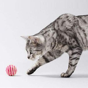 Toys Toys Toys Funny Sisal Ball for Cats Scratch Self Hi with Bell Bite Produkty dla zwierząt domowych