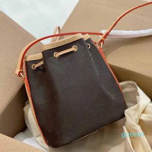 Saco de balde de cordão de traço mini bolsa crossbodbag saco de camaleão de pele de couro nano nano
