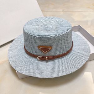 Шляпа шляпы с ковшой в верхней части