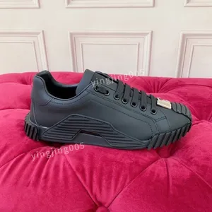 2023Now Women Women Sneaker Shoes Treinadores de couro escovados Man Rubber Robeira Técnica Refrontá