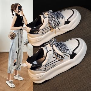 Kvinnor Casual Sports Shoes Breattable Mesh höjdtransökande skor utomhus promenad kvinnlig höst ny sneakers zapatos de mujer