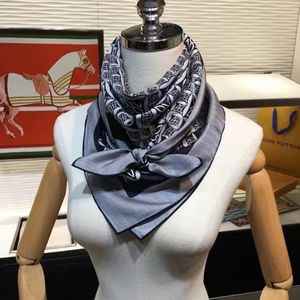 90cm * 90cm Design Sciarpa Lady Scialle Stampato Foulard in feltro di seta Sciarpa Lady Foulard Sciarpa quadrata Lady Wrap Scarf