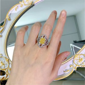 Bling Lady Topaz Diamond Ring 100% Real 925 sterling silver Party Wedding band Rings for Women Bridal Engagement Jewelry Gift