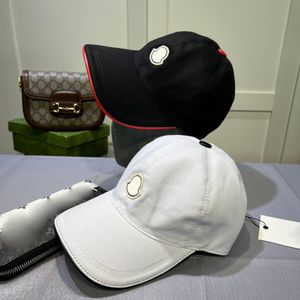 Casquette da ricamo con lettere in bianco e nero da viaggio per le vacanze in coppia con berretto da baseball in stile sportivo estivo