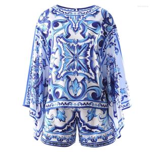 Kvinnors T-skjortor Retro Blue and White Porcelain Suit Female Summer Round Neck Bat Sleeve Top Printed Pocket Shorts Two-Piece Set S-XXL