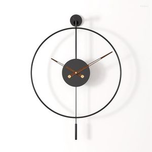 Relógios de parede Relógio de metal ubaro com design de madeira de design luxuoso nórdico simples para decoração de quarto de estar pêndulo de pêndulo 24 em