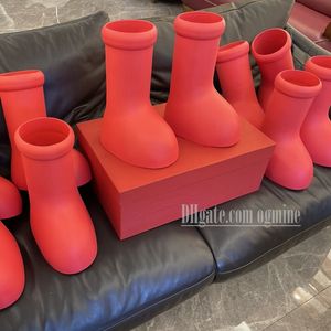 2023 Big Red Boot Mens Womens Designer MSCHF Tjock Bottom Rubber Flat Platform Raotie Overdimensionerade Rainboots Boots Big Size Shoe Booties Fashion Astroboy 35-45 Hot