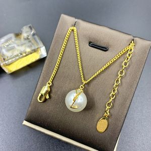 Luxury Designer Jewelry Pendant Necklaces Fashion Gold Sliver Necklace Letters Pearl Chain Designer Necklace Womens Gift 2303136PE