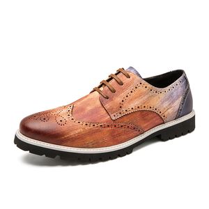 Mens Brogue Shoes Slip Olmayan Nefes Alabaş Karışık Renkler Dikişli El Yapımı Erkek Moda Ayakkabıları Sıradan Ayakkabılar Ücretsiz Nakliye Ayakkabı Ayakkabıları