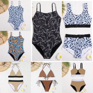 tasarımcı Bikini Swim Suit Kadınlar Seksi Mayo Bayanlar Backless Bölünmüş Harf Multicolors Yaz Saati Plaj Mayo Rüzgar Mayo N6NH # takımları