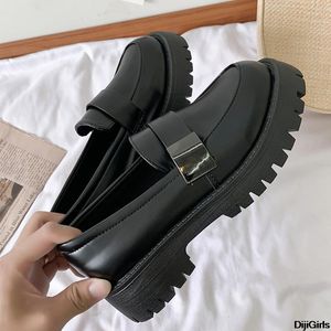 Klädskor Mary Jane kvinnor mjuk läder tjock botten plattform för brittiska slip-on loafers retro svart casual sko zapatos
