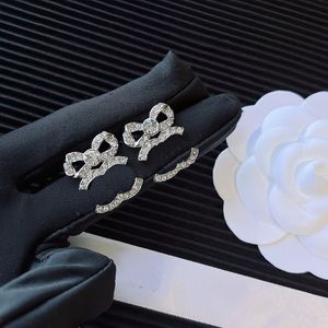 Charm-Designer-Ohrring, Design-Ohrring für Mädchen, Modeschmuck, berühmte Damen-Ohrringe mit Schleife, Diamanten und Strasssteinen, Luxusmarken-Accessoires, Geschenkverpackung