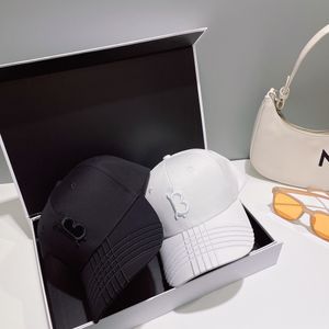 Para czarno-białych, designerskich czapek z daszkiem damskich wakacyjnych listów sportowych z haftem 3D casquette