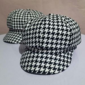 Berets Japanische Markendesigner Hahnentritt-Damen-Navy-Hut Französische Frau Baskenmütze Lässige Künstler-elegante weibliche MützeBerets