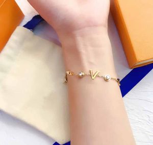 Fashion Brand Bracelets Women Bangle Wristband Cuff Chain Designer Letter Jewelry Crystal 18K Gold Plated Stainless steel Wedding Lovers Gift Bracelet