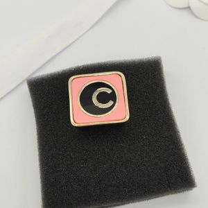 2023 Charme de qualidade de luxo anel de banda punk com cor preta e rosa em 18k Gold Bating Have Box Stamp Ps7614a