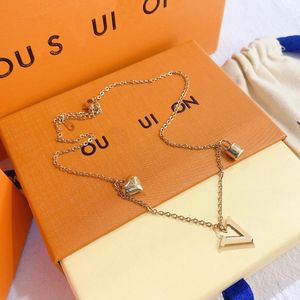 Designer Jewelry Necklaces Luxury Letter Pendant Necklace Charm Feminine Style Long Chain Classic Premium Popular Brand Selected Quality Gift 18k Gold Plated
