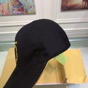 Beyzbol Kapağı Kadınlar için Sıradan Çizgili B Tasarımcı Erkekler Şapkalar Yaratıcı Modern Toka Ayarlanabilir Cappello Ekose Desen Kavisli Brim PJ048 B23