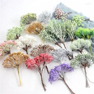 Flores decorativas Ramos falsos galhos simulati folhas de folhas adereços de casamento em casa paisagismo pinho agulha berry pendurar folhas de árvore de flor de geada folhas