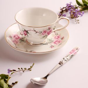 Koppar Saucers Korean Bone China Coffee Cup Flower Gold Rim Tea Mug Luxury Porslin och Saucer Set Coffe Fincan Wedding