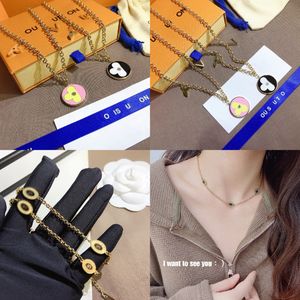 Fashion Charm Design Necklaces Delicate Luxury Pendants Necklace Popular Women Style Long Chain Selected Designer Jewelry Accessories 18k Gold Plated