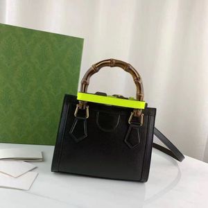 Designers Handbag Luxury Brand Bamboo Handle Bags de ombro feminino Classical Crossbody Bag Banquet Compras Pacote de Negócios de Lazer de Casamento 01