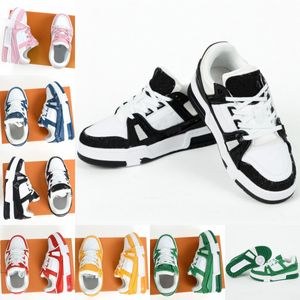 Buty dla dzieci swobodne chłopców trenerzy dziewczęta Dziecięce Wergiliusz Youth Sport Sneakers Kid skóra Abloh but żółty biały czerwony niebieski czarny koronki w górę trampki na zewnątrz Rozmiar 28-35