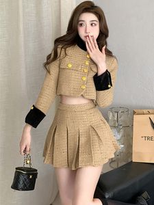 Vestido de duas peças de estilo britânico tweed tweed jaqueta curta feminina conjuntos de duas peças roupas feminina y2k retro de cintura alta plissada 2 peças Conjunto 230316