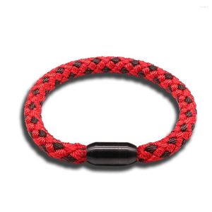 Bangle Mama Bracciale etnico boho intrecciato rosso intenso fatto a mano con chiusura nera in acciaio inossidabile regalo per lui