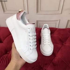 Screener sneaker beige leather Shoes Italy vintage men womens Red Web stripe Luxurys Designers Sneakers Bi-color rubber sole Classic Casual Shoe 35-45 MKJI rh600005