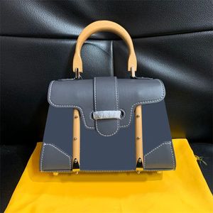 Solid Color Messenger Luxury Fashion Handväskor för Teen Girls Shopping Dark Blue Belt Classic Womens Bag äkta läder Tote Bags Party Elegant XB001 E23