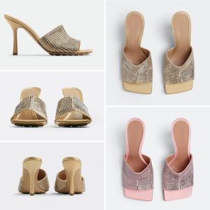 Skor tofflor lyxiga kvinnors tofflor Sandaler berömda designer kvinnor sommar gummi sandal kristall diamant hög 9,5 cm födelsedagsfest prom glänsande