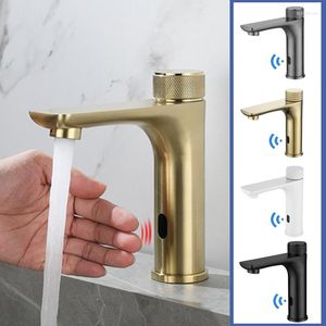 Banyo Lavabo muslukları Akıllı musluk fırçalanmış altın otomatik mikser dokunmasız musluk tuvalet yazılım kızılötesi sensör vanity musluklar