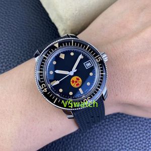 KR Herrklocka Cal.1151 Automatisk mekanisk rörelse 40.3mm Sapphire One Way Roting Bezel Natural Rubber Belt Waterproof